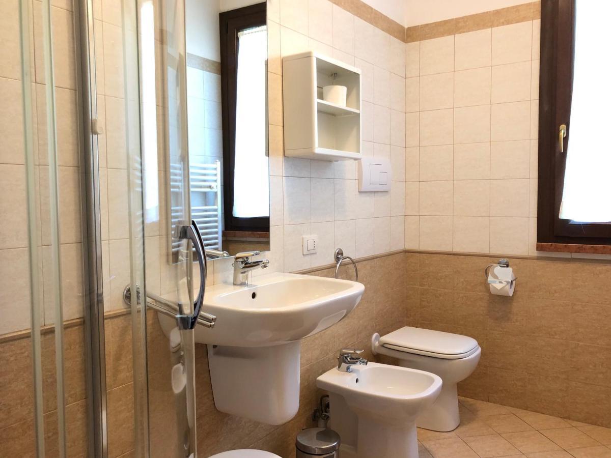 Jolly Apartments Сирмионе Экстерьер фото