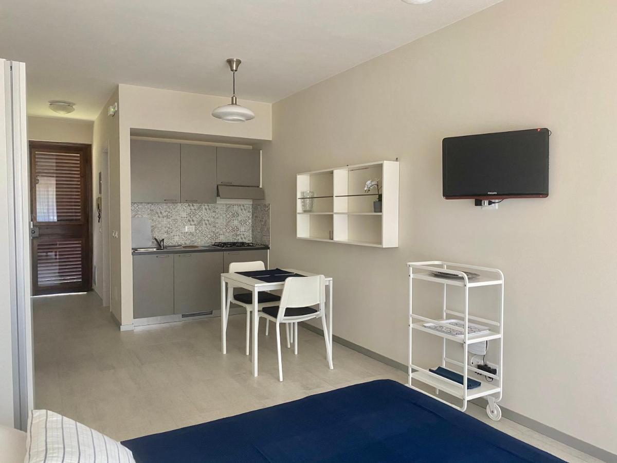 Jolly Apartments Сирмионе Экстерьер фото