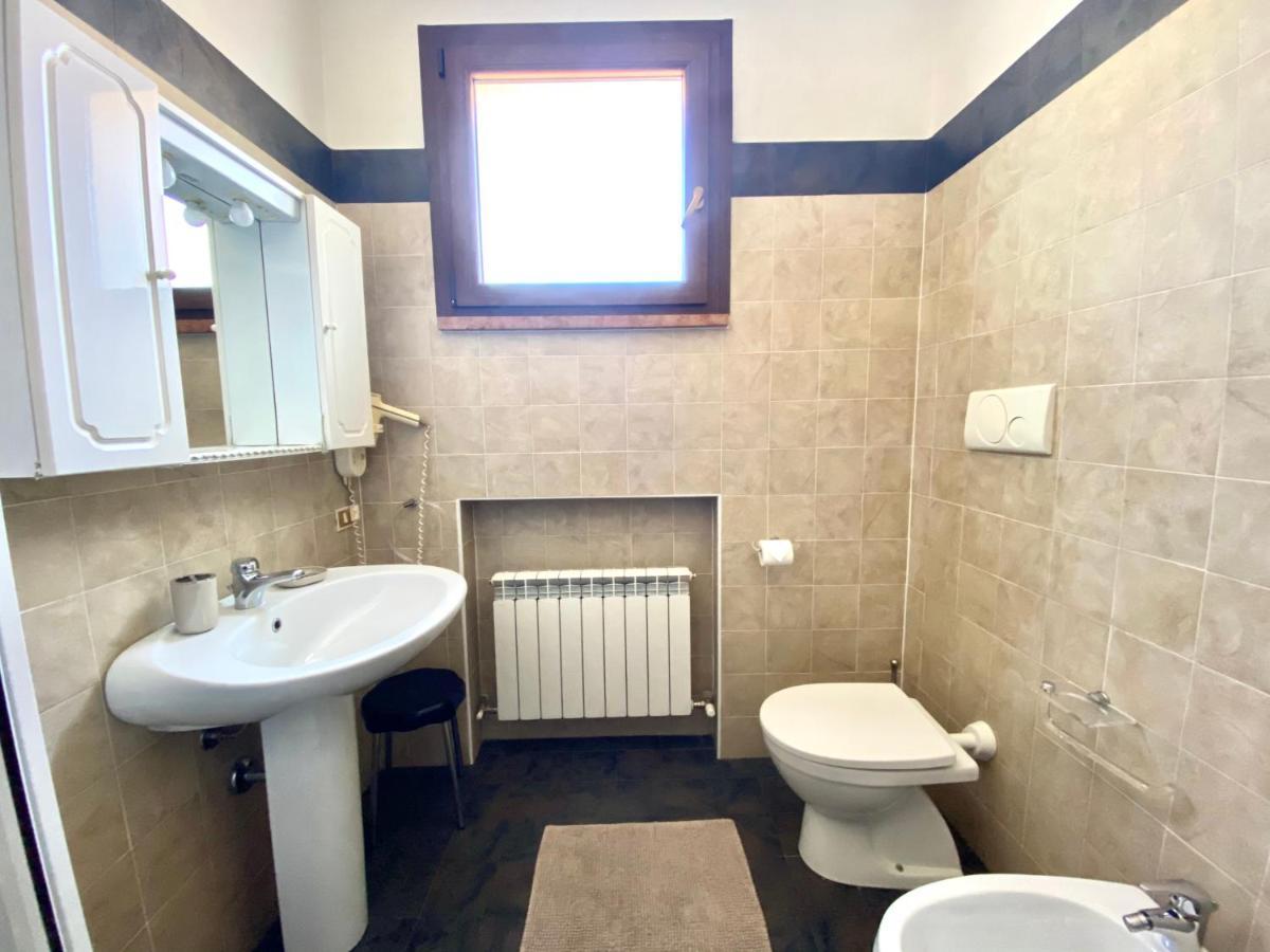 Jolly Apartments Сирмионе Экстерьер фото