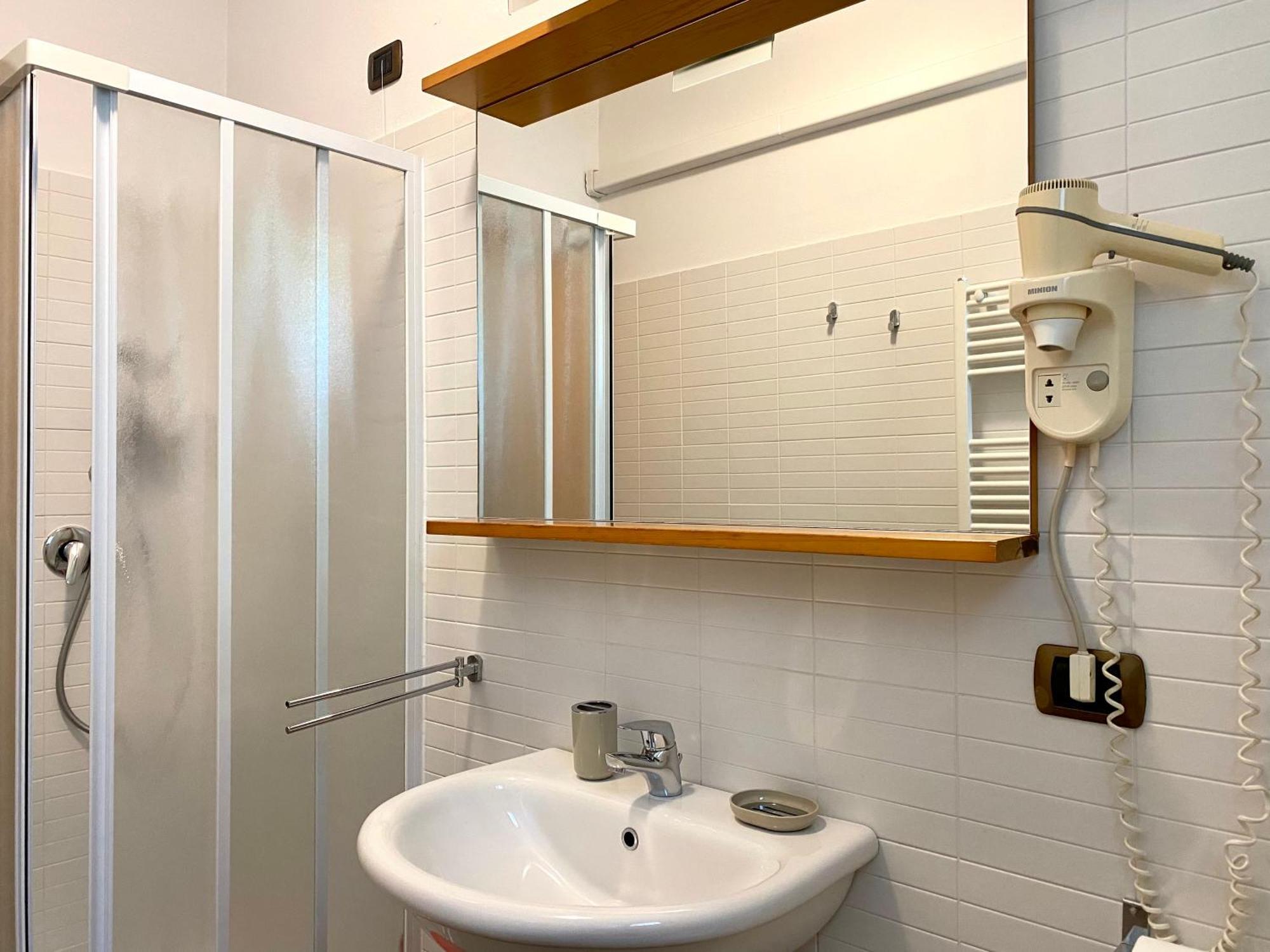 Jolly Apartments Сирмионе Номер фото