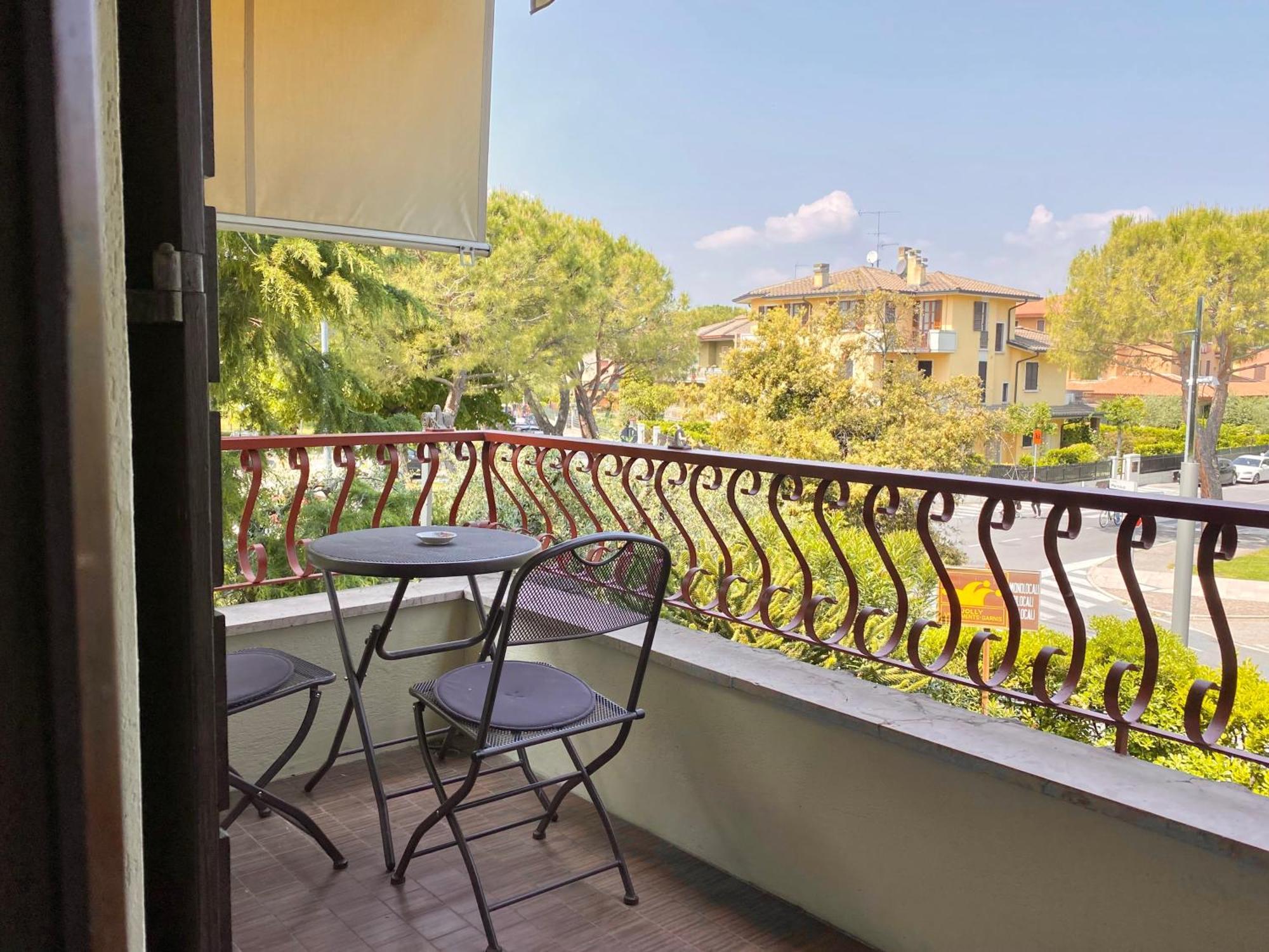 Jolly Apartments Сирмионе Экстерьер фото