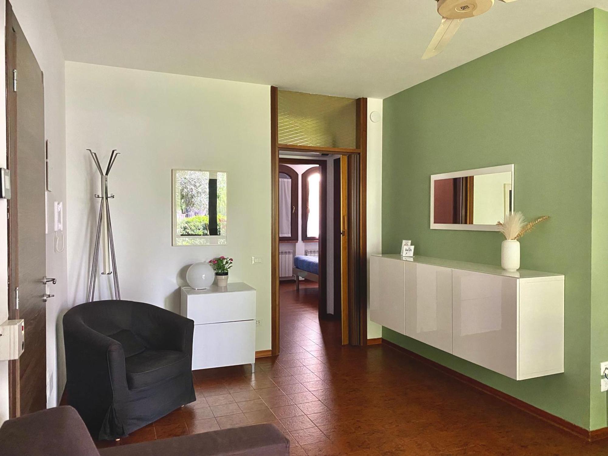 Jolly Apartments Сирмионе Экстерьер фото