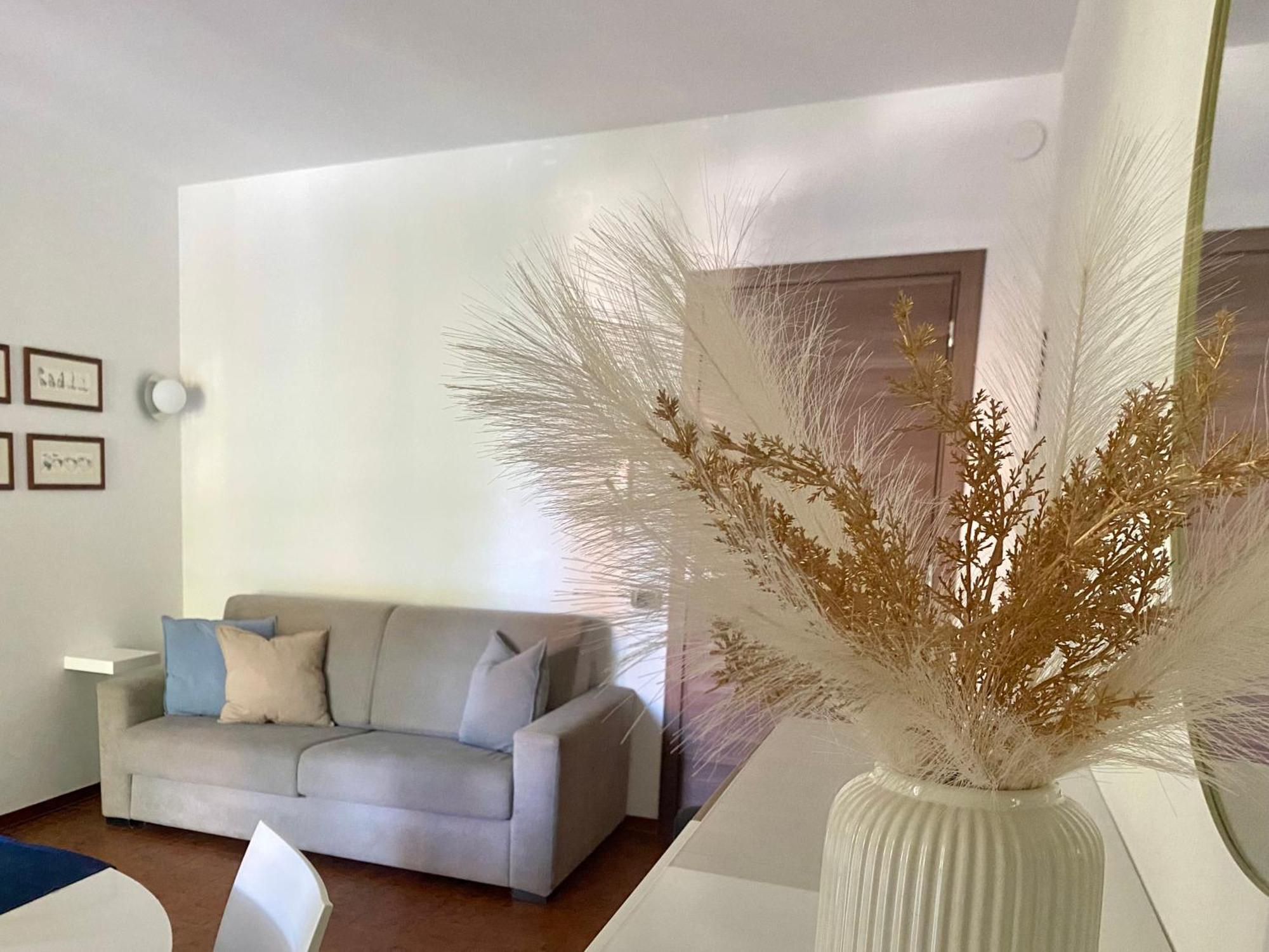 Jolly Apartments Сирмионе Экстерьер фото